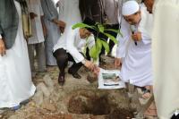  HNW Tanam Pohon Kemang di Kemang Jaksel