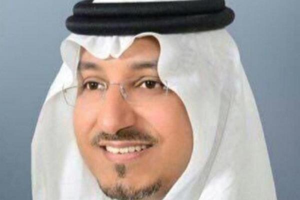 Pangeran Mansour bin Muqrin, putra mantan Putra Mahkota Muqrin bin Abdulaziz, berada di bagian selatan kerajaan di dekat Yaman saat pesawat tersebut terjun bebas.