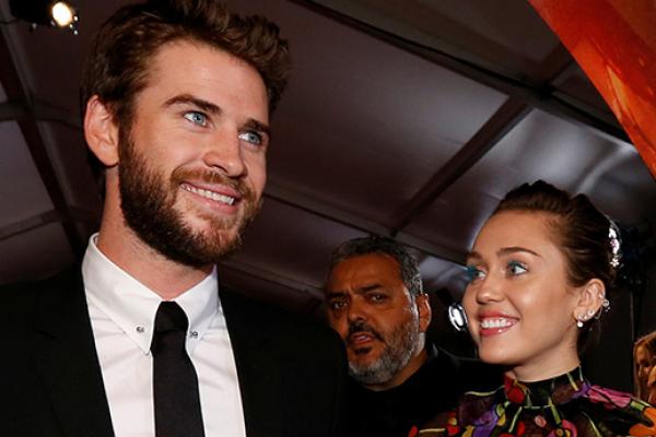  Penyanyi Miley Cyrus dan aktor Liam Hemsworth dikabarkan diam-diam telah sah menjadi sepasang suami-istri.