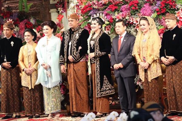 Ketua DPR RI Setya Novanto didampingi Istri, Ibu Deisti Novanto, menghadiri akad nikah putri Presiden Joko Widodo, Kahiyang Ayu-Bobby Nasution.