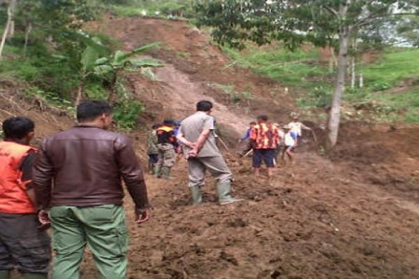 Bencana banjir, longsor dan puting beliung masih menjadi ancaman bagi masyarakat selama bulan Februari 2019 ini. 