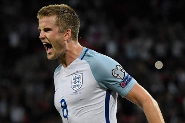 Gelandang Tottenham Hotspurs, Eric Dier, menandatangani perpanjangan kontrak baru pada Selasa (21/7). Dengan demikian, dia akan tetap bermain untuk Spurs hingga 2024 mendatang.