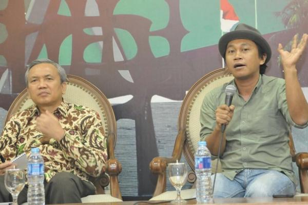 Ketua Badan Pengkajian MPR RI Bambang Sadono mengatakan, sosok pahlawan zaman now atau era kekinian adalah siapapun yang mau bekerja, mau berjuang untuk kepentingan orang banyak secara ikhlas dan secara sukarela itulah yang berhak disebut pahlawan.