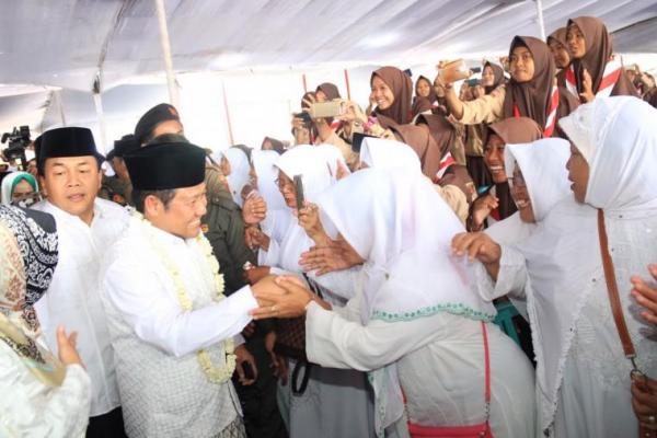 Cak Imin mengucapkan terima kasih dan menghormati aspirasi warga yang mendukungnya untuk maju sebagai cawapres mendatang.