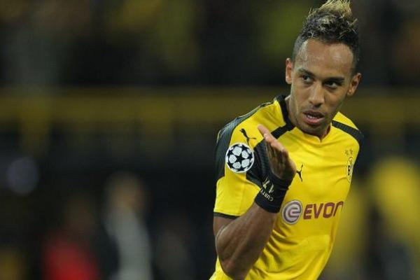 Sebelumnya Aubameyang mendapatkan sanksi klub yang membuatnya absen saat Dortmund kalah dari Stuttgart