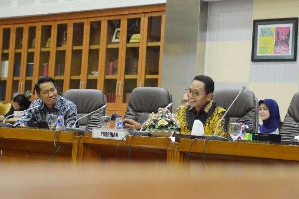Rapat Badan Legislasi DPR RI  dipimpin Ketua Baleg Supratman Andi Agtas, telah mendengarkan pemaparan hasil studi dari Badan Keahlian Dewan terkait penyusunan Rancangan Undang-Undang (RUU) tentang Penyadapan.