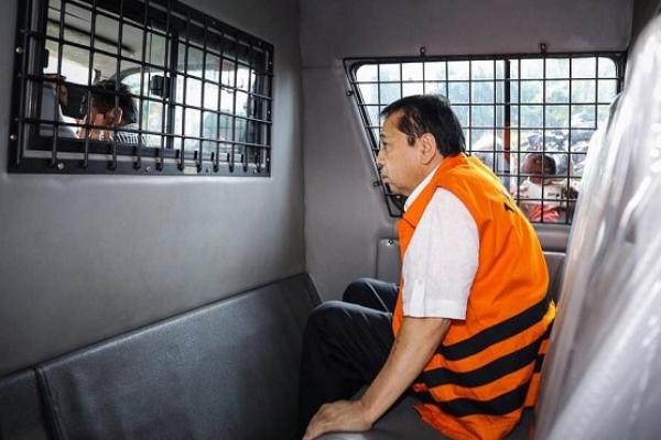 Rika tak mengungkapkan penyebab kedua terpidana kasus korupsi itu terlibat perselisihan.