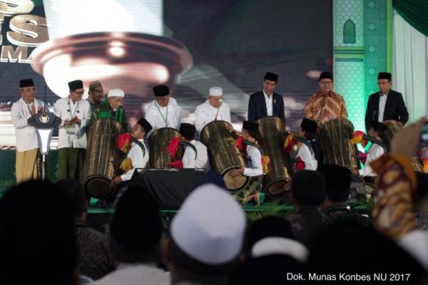 Duta Besar Arab Saudi untuk Indonesia Usamah bin Muhammad Abdullah Al Syuaibi dan Duta Besar Iran untuk Indonesia Valiollah Mohammadi datang sebagai tamu.