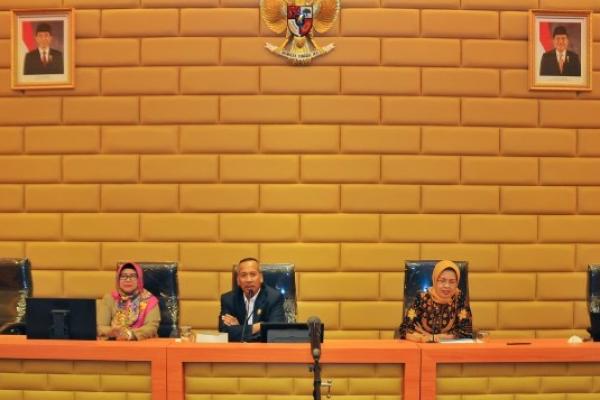 Kepala Biro Protokol Sekretariat Jenderal DPR RI Suratna menegaskan pentingnya sumpah Panca Prasetya KORPRI bagi Aparatur Sipil Negara (ASN). Menurutnya sumpah itu adalah komitmen pengabdian terhadap bangsa dan negara.