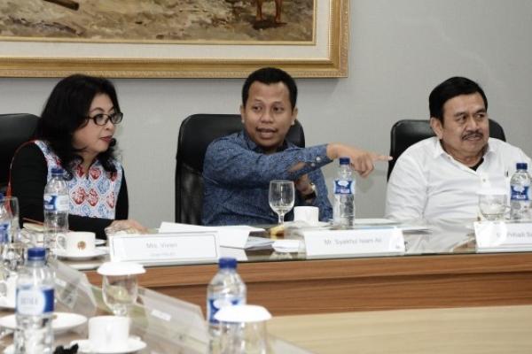 Ada beberapa hal penting yang didapatkan Komisi VII DPR RI dalam kunjungan kerjanya ke Gesik, Provinsi Jawa Timur. Diantaranya adalah terkait dengan progres pembanguan smelter oleh PT. Freeport Indonesia.
