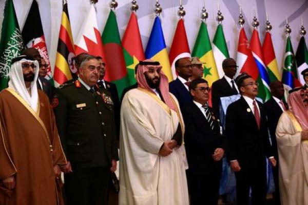 Pangeran Mahkota Saudi Mohammed bin Salman membuka pertemuan perdana menteri pertahanan Koalisi Militer Islam yang berlangsung di Riyadh