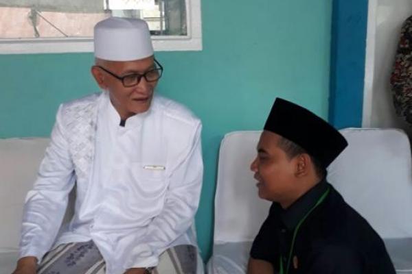 Azis sengaja menghadiri Munas Alim Ulama dan Konferensi Besar NU Tokoh muda Nahdiyin (NU) untuk meminta doa dan restu kepada para ulama NU.