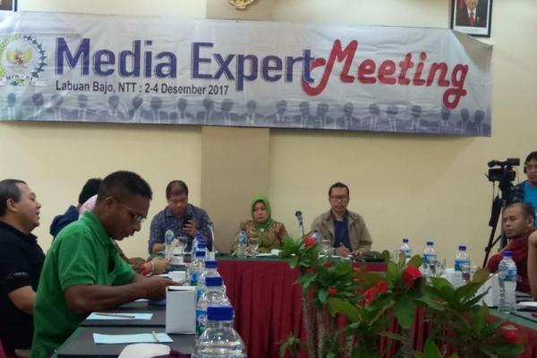 Siti Fauziah meminta masukan dan kritikan dari para petinggi media terkait metode Sosialisasi Empat Pilar dan pemberitaan MPR menjelang tahun politik