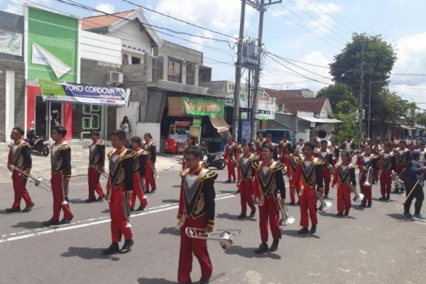 Melalui kegiatan napak tilas di sejumlah tempat bersejarah di Kabupaten Blitar diharapkan peserta kirab dan generasi muda dapat ikut serta melestarikan dan mempelajari kekayaan wariqsan budaya bangsa dan menerapkan nilai nilai adiluhung nenek moyang.