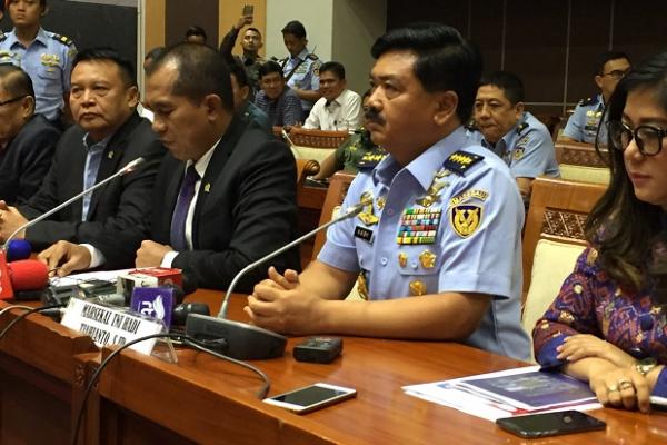 Komisi I DPR menyetujui Kepala Staf TNI Angkatan Udara Marsekal Hadi Tjahjanto menjadi Panglima TNI menggantikan Jenderal Gatot Nurmantyo.