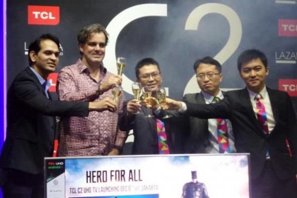 , TCL C2 juga dilengkapi dengan fitur-fitur yang bisa memanjakan mengakses ribuan konten 