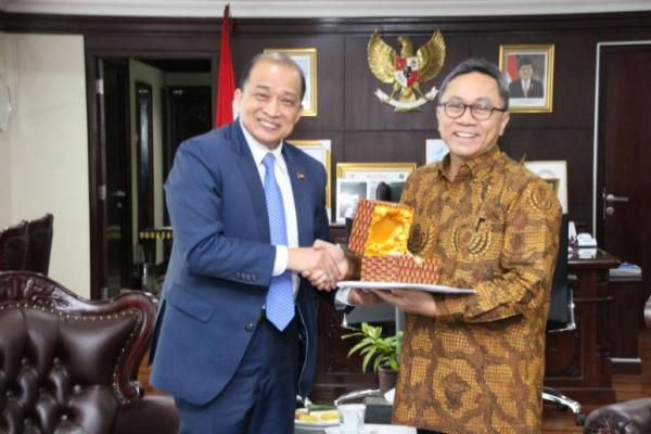 Nam Bora juga mengungkapkan keinginannya agar Indonesia dan Kamboja memiliki penerbangan langsung.