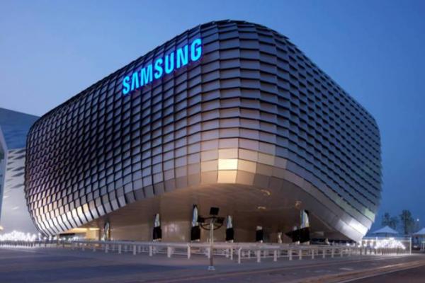 Meski mengalami penurunan sekitar 13 persen dalam pangsa pasar ponsel pintar 2018, namun Samsung masih menguasai pasar global di dunia.