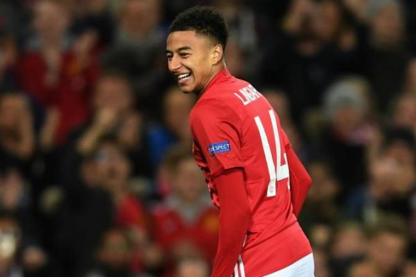 Manchester United dikabarkan siap memperpanjang kontrak gelandang Jesse Lingard.