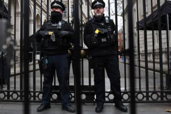 Seorang pria didakwa melakukan terorisme yang melibatkan sebuah rencana untuk membunuh Perdana Menteri Inggris Theresa May.