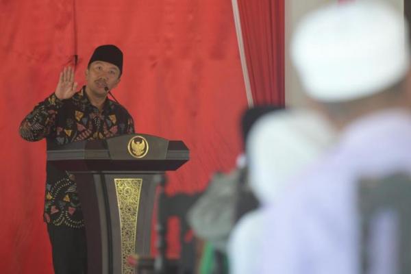 Menteri Pemuda dan Olahraga (Menpora) Imam Nahrawi ingin Madura dikenalkan sebagai Pulau Sejuta Langgar