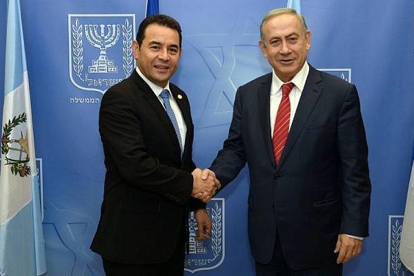 Jimmy Morales mengumumkan keputusan pemindahan tersebut setelah melakukan percakapan telepon dengan PM Israel Netanyahu.