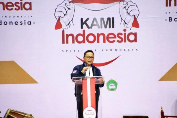 Menghadapi momentum natal, tahun baru dan jelang Pilkada serentak 2018, Zulhasan mengajak seluruh rakyat Indonesia untuk bersatu kembali menempatkan merah putih yang utama.