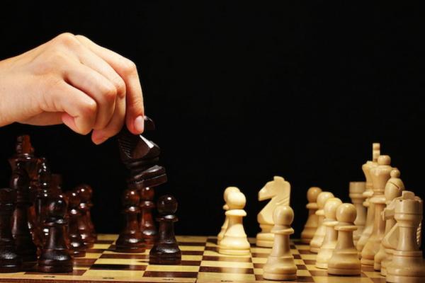 Utusan Qatar akhirnya memutuskan untuk menghadiri pertandingan catur kilat di Kejuaraan Catur Cepat dan Kilat Dunia yang akan diadakan di Arab Saudi