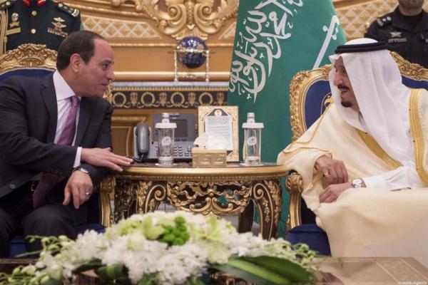 Salman bin Abdulaziz al-Saud juga menegaskan kembali dukungan Kerajaan untuk pemulihan hak-hak sah rakyat Palestina sesuai dengan resolusi legitimasi internasional dan inisiatif perdamaian Arab.