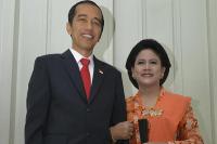 Hadiri Pernikahan di Desa, Jokowi Rela Jalan Kaki