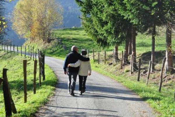 Studi tersebut mengungkapkan bahwa mereka yang berjalan lebih dari 4.000 langkah setiap hari memiliki area otak yang lebih tebal, hingga membantu menjernihkan pikiran.