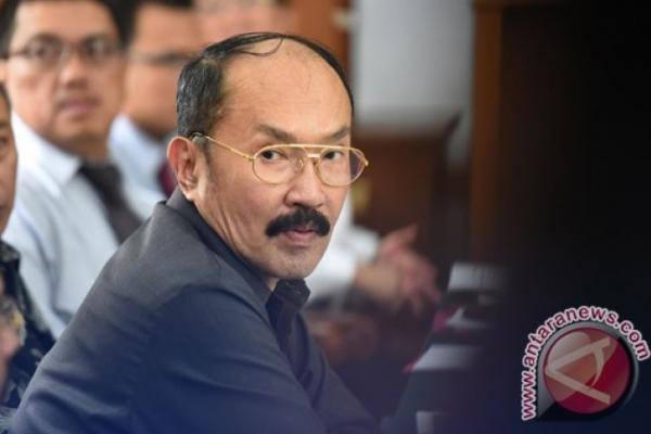 Fredrich Yunadi sebelumnya ditetapkan sebagai tersangka kasus dugaan merintangi penyidikan kasus korupsi e-KTP bersama-sama Bimanesh Sutarjo.