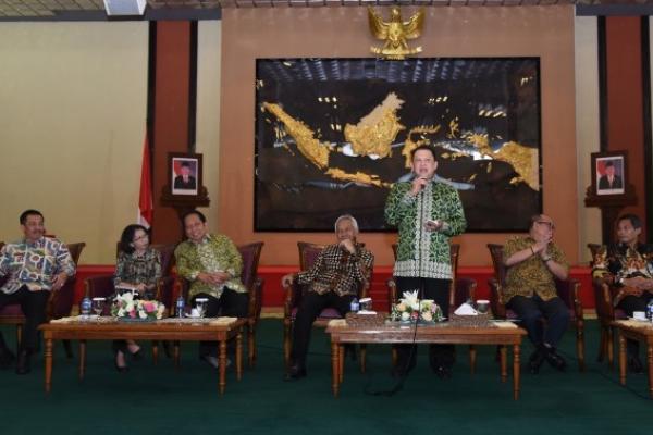 Ketua DPR RI Bambang Soesatyo menegaskan, lembaga perwakilan ini masih sering dikritik oleh berbagai pihak. Kritik tersebut harus diterima dengan lapang dada.