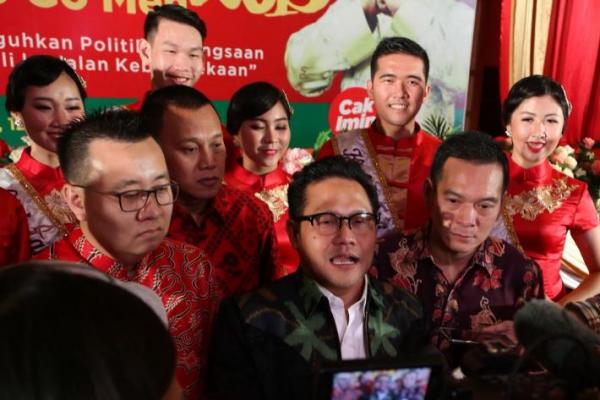 Perayaan Imlek Partai Kebangkitan Bangsa (PKB) masih berlanjut. Kali ini, Ketua Umum PKB Muhaimin Iskandar (Cak Imin) merayakan imlek dengan mengunjungi Petak Sembilan di Glodok Jakarta Pusat.