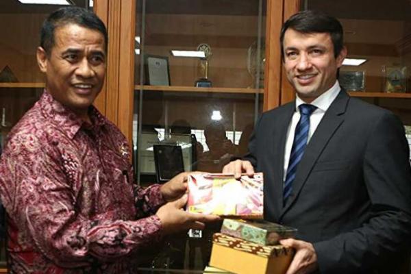 Mentan Amran meminta dukungan pihak Brazil untuk mengkonter kampanye negative yang selama ini dilakukan pihak Uni Eropa terhadap komoditas sawit Indonesia