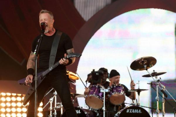 Pantia penyelenggara memuji Metallica, karena mereka memiliki kemahiran yang luar biasa dalam memainkan alat-alat musik. Selain itu, jangkauan musik mereka hampir terdengar disegala penjuru dunia.