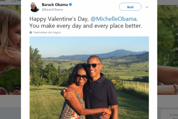 Michelle mengunggah ke akun Instagram-nya daftar lagu romantis untuk merayakan pernikahannya selama 25 tahun dengan mantan presiden Amerika Serikat.