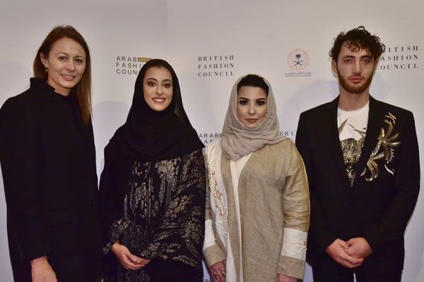 Kabar itu disampikan presiden kehormatan Dewan Fashion Arab (AFC), Putri Noura bint Faisal, kepada sekelompok kecil orang dalam industri dan wartawan di London pada Senin pagi