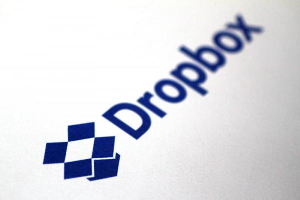 Dropbox, Inc. diam-diam mengajukan diri menjadi perusahaan publik, dengan menawarkan saham perdana (IPO) bulan lalu.