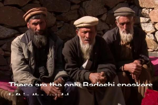 Hanya sisa tiga orang yang bisa menuturkan bahasa asli Pakistan Utara tersebut. Ketiganya pun lelaki renta.