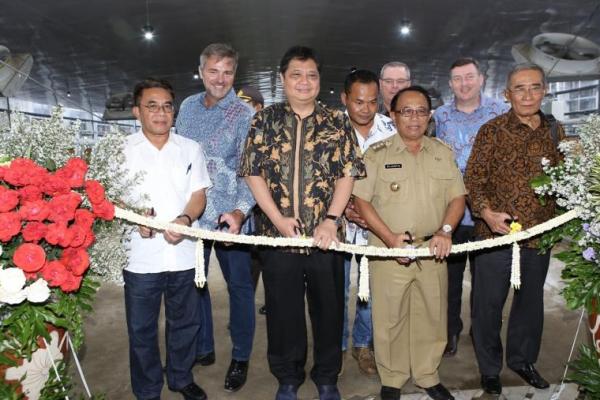 Menteri Perindustrian Airlangga Hartarto turut hadir meresmikan pembukaan peternakan sapi perah. 