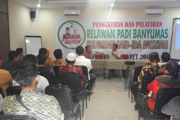Tim relawan kandidat Gubernur dan Wakil Gubernur Jawa Tengah, Sudirman Said dan Ida Fauziyah kian solid.