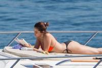 Putus dengan Bieber, Selena Gomez Pamer Bikini