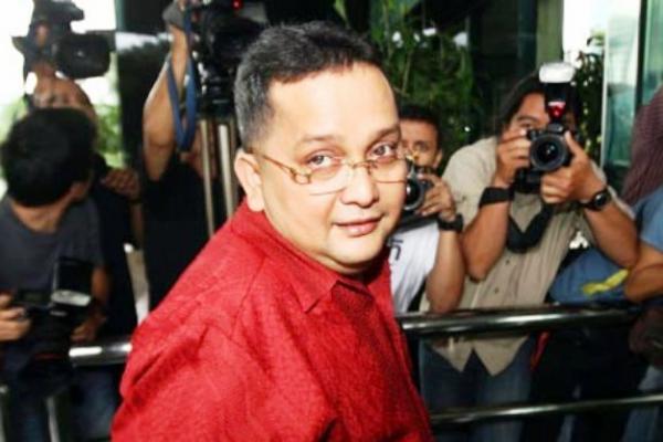 PDIP menuding aktor intelektual kasus korupsi proyek pengadaan e-KTP berasal dari lingkaran pertama kekuasaan saat itu, yakni pemerintahan Susilo Bambang Yudhoyono (SBY).