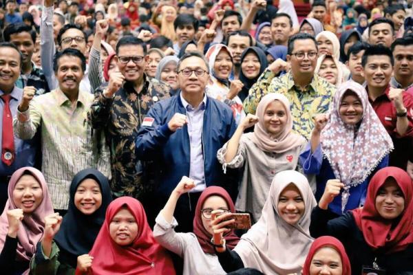 Zulhasan menegaskan akan ikut sosialisasikan lima butir kesepakatan NU dan Muhammadiyah itu dalam setiap kesempatan bertemu masyarakat di seluruh Indonesia.