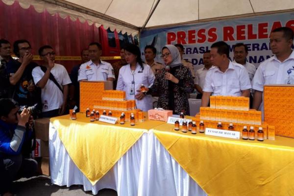 Produk kosmetika ilegal diedarkan di berbagai wilayah di seluruh Indonesia.
