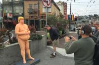 Patung "Bugil" Donald Trump Dilelang Ratusan Juta