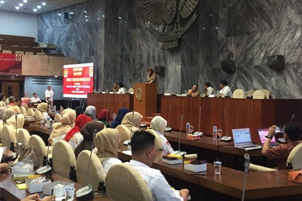 Partai Gerindra mendorong pemerintahan Presiden Jokowi untuk segera meningkatkan gizi anak-anak Indonesia melalui gerakan Revolusi Putih.
