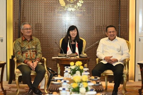 Wakil Ketua Komisi I DPR RI Asril Hamzah Tanjung mengatakan Indonesia memiliki komitmen yang kuat untuk terus meningkatkan kerja sama dengan Jepang, salah satunya adalah kerja sama ekonomi berbasis maritim.