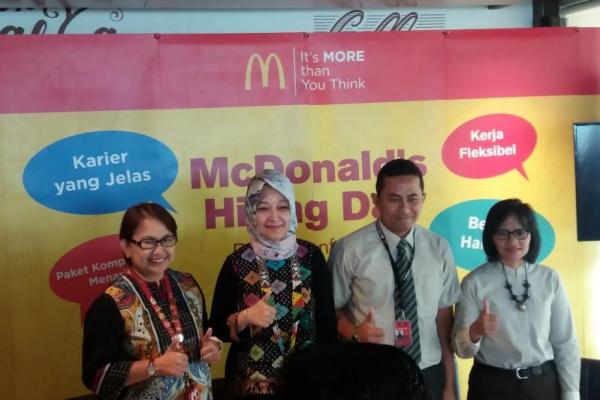 Sebanyak 44 perusahaan gerai Mc Donalds membuka lowongan kerja bagi pria dan wanita berusia 18-27 tahun di seluruh Indonesia.